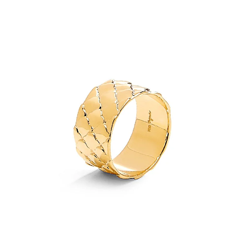 Timeless Elegance At Unbelievable Discounts 18K Yellow Gold Textured Mogul Band