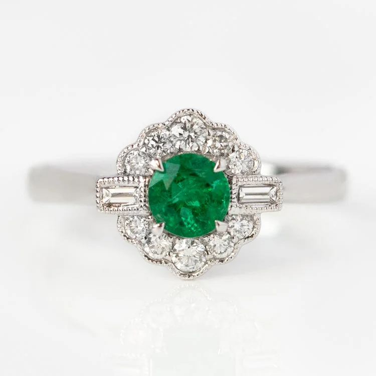 Gorgeous Jewelry, Limited-Time Savings Final Sale Vintage 18k Emerald and Diamond Cluster Ring Size 6.5