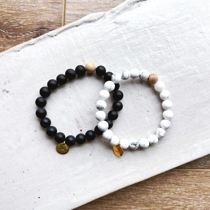 Unmissable Deals On Handmade Jewelry Collections Onyx and Howlite Barrel Bead Bracelet Set