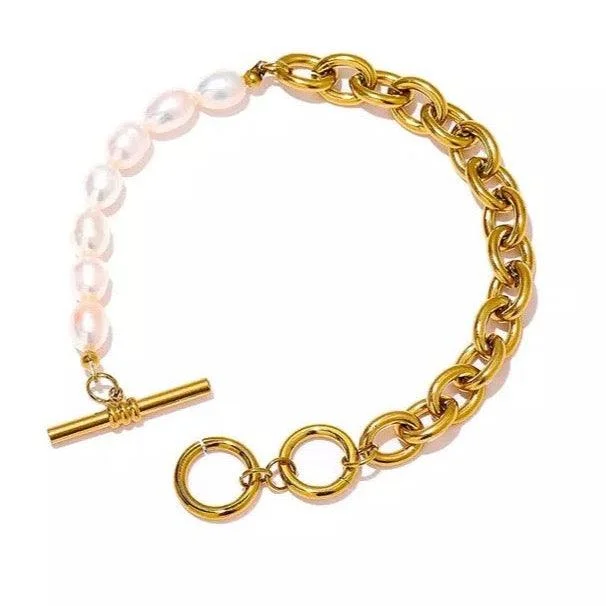 Exclusive Jewelry Sale – Grab Timeless Pieces Now Pearl Bracelet with Gold Link Chain and Toggle Clasp