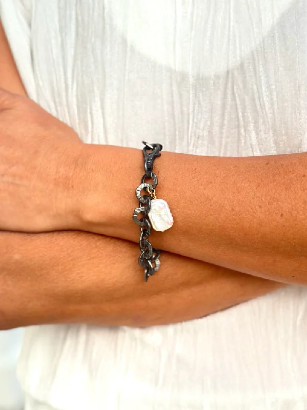 Get Your Favorite Jewelry At The Best Price Get The Latest Trends Ruffle Washer Chain Nugget Pearl Bracelet - Gunmetal